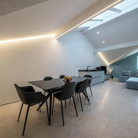 App 302 Palazzo Cavour *