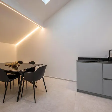 App 302 Palazzo Cavour