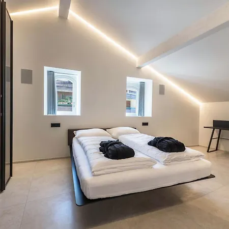 App 302 Palazzo Cavour *
