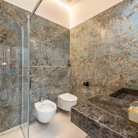 App 302 Palazzo Cavour *