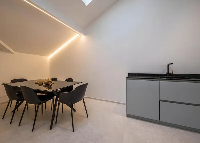 App 302 Palazzo Cavour * Bolzano